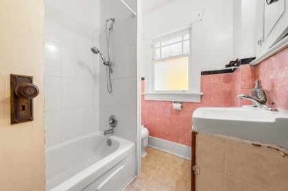 Photo 11 at 3218 W 6th Avenue, Kitsilano, Vancouver West