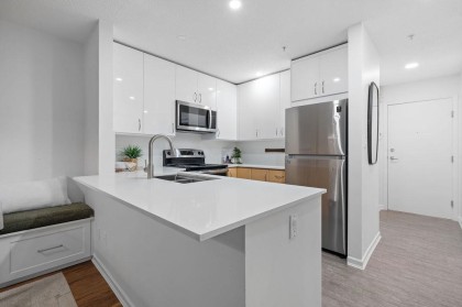 Photo 7 at 104 - 3023 W 4th Avenue, Kitsilano, Vancouver West