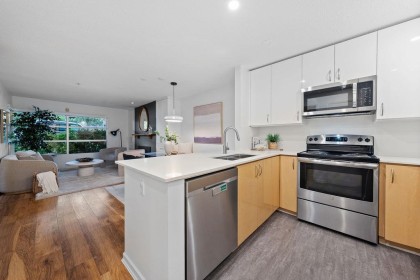 Photo 3 at 104 - 3023 W 4th Avenue, Kitsilano, Vancouver West