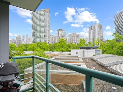 Photo 16 at 502 - 1033 Marinaside Crescent, Yaletown, Vancouver West