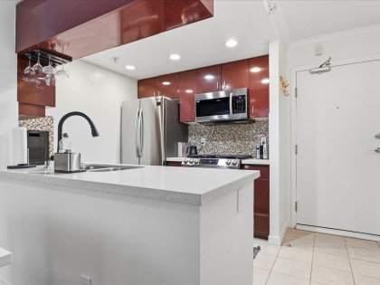 Photo 3 at 502 - 1033 Marinaside Crescent, Yaletown, Vancouver West