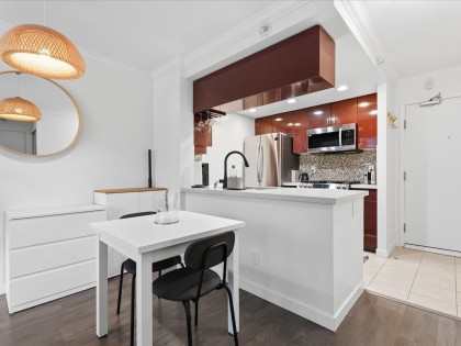Photo 5 at 502 - 1033 Marinaside Crescent, Yaletown, Vancouver West