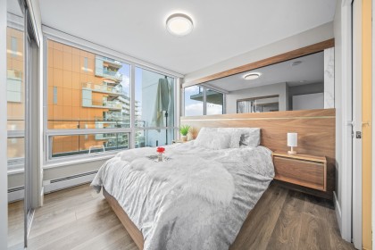 Photo 11 at 1208 - 1788 Columbia Street, False Creek, Vancouver West