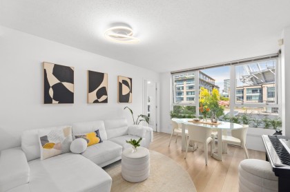 Photo 2 at 607 - 939 Expo Boulevard, Yaletown, Vancouver West
