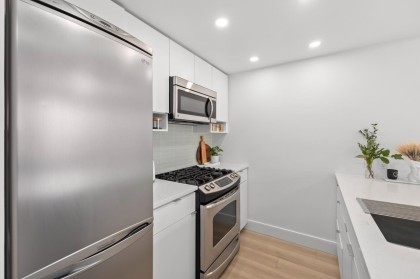 Photo 7 at 607 - 939 Expo Boulevard, Yaletown, Vancouver West