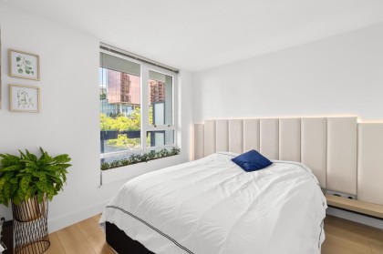Photo 10 at 607 - 939 Expo Boulevard, Yaletown, Vancouver West