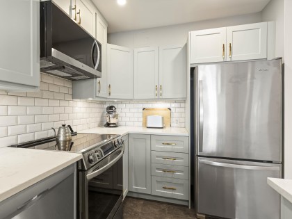 Photo 10 at 102 - 2287 W 3rd Avenue, Kitsilano, Vancouver West