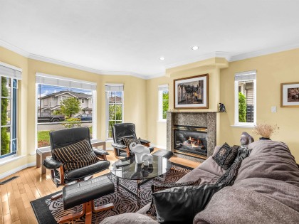 Photo 5 at 332 E 12th Street, Central Lonsdale, North Vancouver