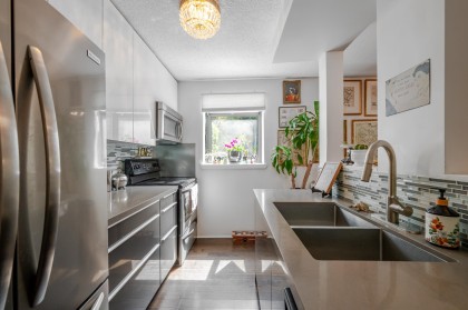 Photo 6 at 101 - 1875 W 8th Avenue, Kitsilano, Vancouver West