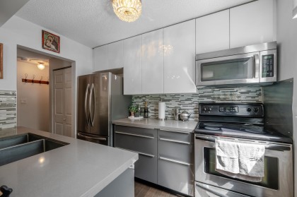 Photo 10 at 101 - 1875 W 8th Avenue, Kitsilano, Vancouver West