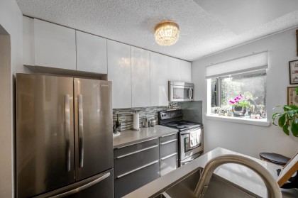 Photo 8 at 101 - 1875 W 8th Avenue, Kitsilano, Vancouver West