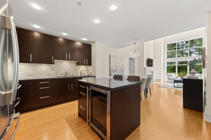 Photo 9 at 306 - 1140 Strathaven Drive, Northlands, North Vancouver