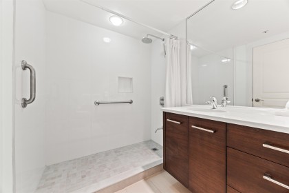 Photo 24 at 306 - 1140 Strathaven Drive, Northlands, North Vancouver