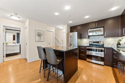 Photo 14 at 306 - 1140 Strathaven Drive, Northlands, North Vancouver