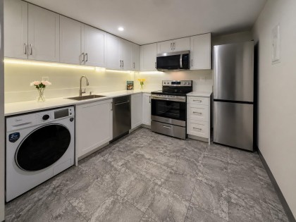 Photo 27 at 130 Oceanview Place, Lions Bay, West Vancouver