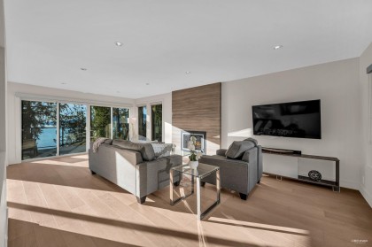 Photo 3 at 130 Oceanview Place, Lions Bay, West Vancouver