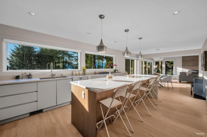 Photo 11 at 130 Oceanview Place, Lions Bay, West Vancouver
