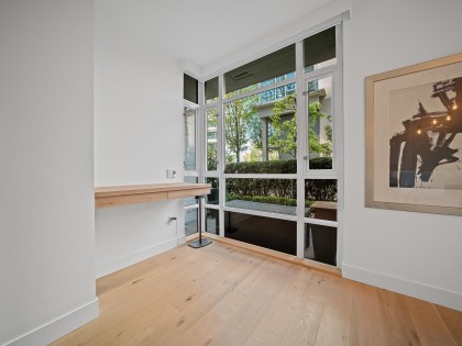 Photo 7 at 180 Athletes Way, False Creek, Vancouver West