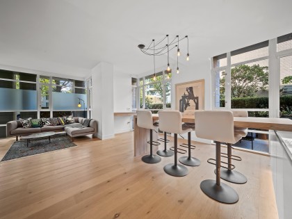 Photo 1 at 180 Athletes Way, False Creek, Vancouver West