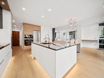 Photo 5 at 180 Athletes Way, False Creek, Vancouver West