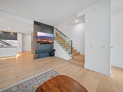 Photo 4 at 180 Athletes Way, False Creek, Vancouver West