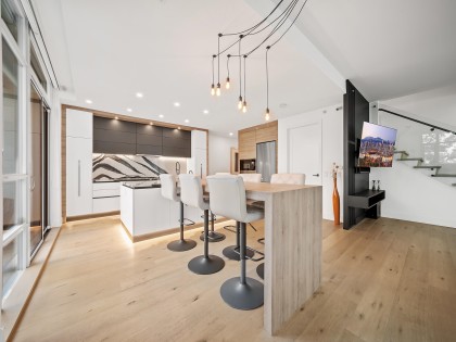 Photo 8 at 180 Athletes Way, False Creek, Vancouver West