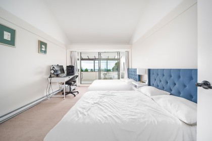 Photo 5 at 49 - 2202 Folkestone Way, Panorama Village, West Vancouver