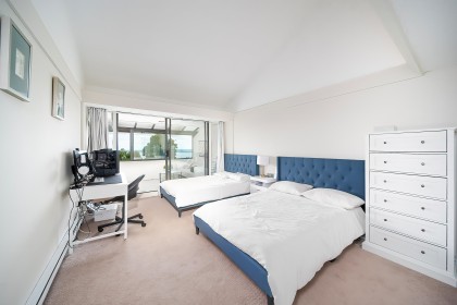 Photo 4 at 49 - 2202 Folkestone Way, Panorama Village, West Vancouver