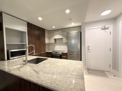 Photo 4 at 407 - 1088 Richards Street, Yaletown, Vancouver West