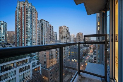 Photo 12 at 1103 - 1010 Richards Street, Yaletown, Vancouver West