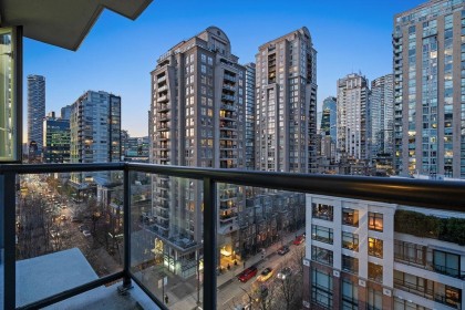 Photo 11 at 1103 - 1010 Richards Street, Yaletown, Vancouver West