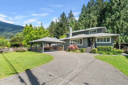 Photo 3 at 4368 Arundel Road, Forest Hills NV, North Vancouver