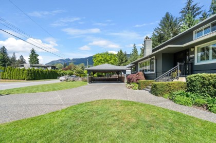 Photo 4 at 4368 Arundel Road, Forest Hills NV, North Vancouver