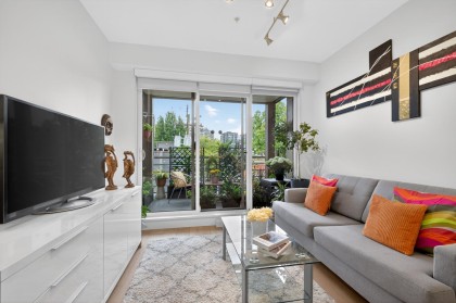 Photo 2 at 306 - 1628 W 4th Avenue, False Creek, Vancouver West