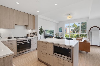 Photo 2 at 311 - 707 E 3rd Street, Queensbury, North Vancouver
