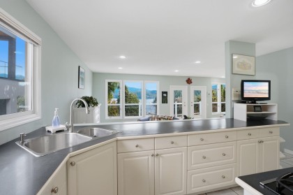 Photo 5 at 2341 Caledonia Avenue, Deep Cove, North Vancouver