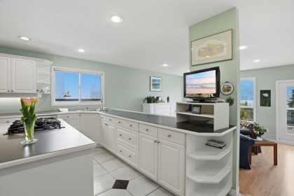 Photo 9 at 2341 Caledonia Avenue, Deep Cove, North Vancouver