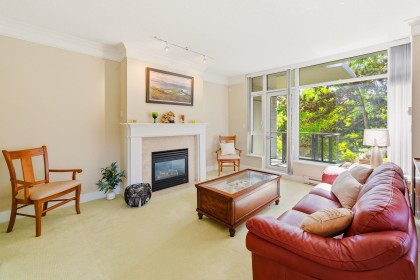 Photo 2 at 305 - 4759 Valley Drive, Quilchena, Vancouver West