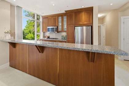 Photo 7 at 305 - 4759 Valley Drive, Quilchena, Vancouver West