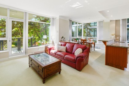 Photo 1 at 305 - 4759 Valley Drive, Quilchena, Vancouver West