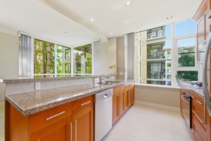 Photo 5 at 305 - 4759 Valley Drive, Quilchena, Vancouver West
