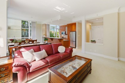 Photo 10 at 305 - 4759 Valley Drive, Quilchena, Vancouver West