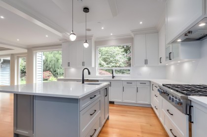 Photo 10 at 352 St. James Crescent, British Properties, West Vancouver