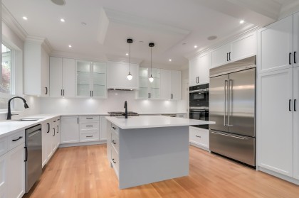 Photo 11 at 352 St. James Crescent, British Properties, West Vancouver