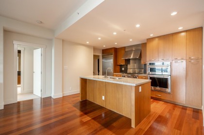 Photo 7 at 502 - 3335 Cypress Place, Cypress Park Estates, West Vancouver