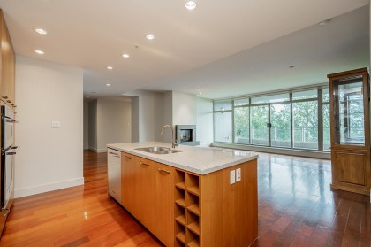 Photo 9 at 502 - 3335 Cypress Place, Cypress Park Estates, West Vancouver
