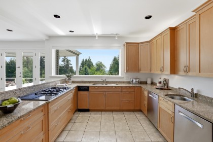 Photo 10 at 407 Brand Street, Upper Lonsdale, North Vancouver