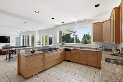 Photo 11 at 407 Brand Street, Upper Lonsdale, North Vancouver