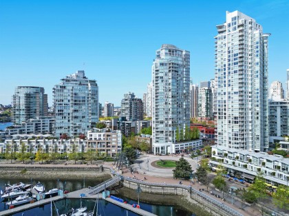 Photo 3 at 501 - 1199 Marinaside Crescent, Yaletown, Vancouver West