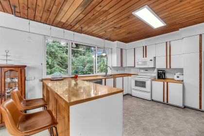 Photo 19 at 977 Belvedere Drive, Canyon Heights NV, North Vancouver